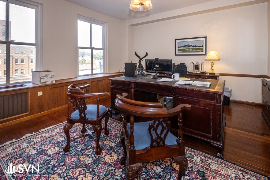 More Photos Of 201 W Short St, Lexington Office For Sale