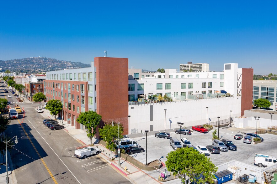 More Photos Of 285 W 6th St, San Pedro Office For Lease