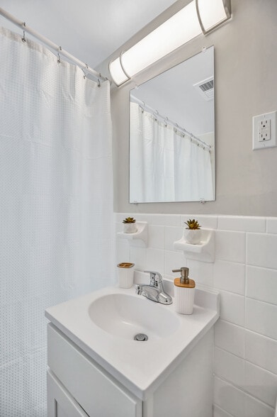 More Photos Of 1201 Benning Rd, Capitol Heights Apartments For Sale