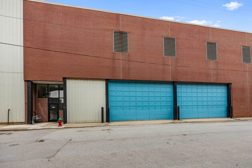 More Photos Of 1315 W 12th St, Kansas City Warehouse For Sale