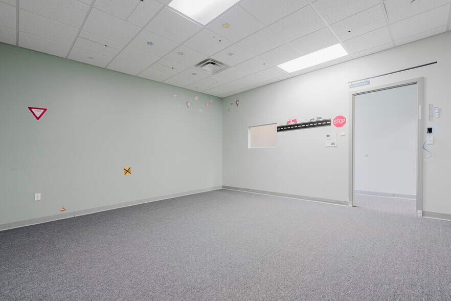 More Photos Of 42 Winter St, Pembroke Light Distribution For Lease