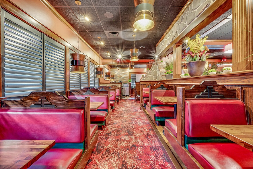 More Photos Of 821 Northern Blvd, Clarks Summit Restaurant For Sale