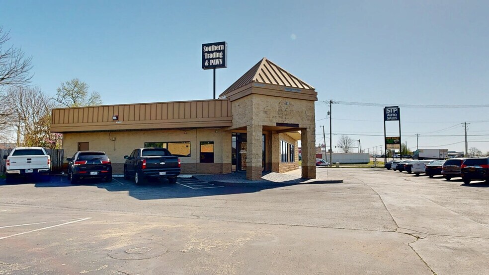 Primary Photo Of 200 SW Regional Airport Blvd, Bentonville Freestanding For Sale