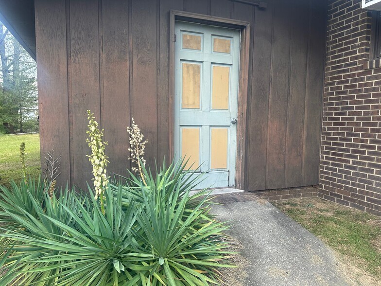 More Photos Of 3614 Hwy 102, Chesterfield Restaurant For Sale