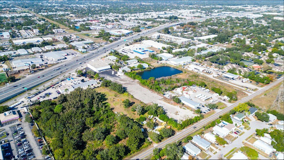 More Photos Of 13755 U.S. Highway 19 N, Clearwater Warehouse For Lease