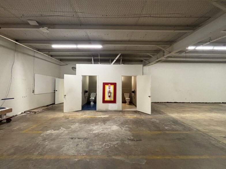 More Photos Of 920 W Loop 281, Longview Freestanding For Lease