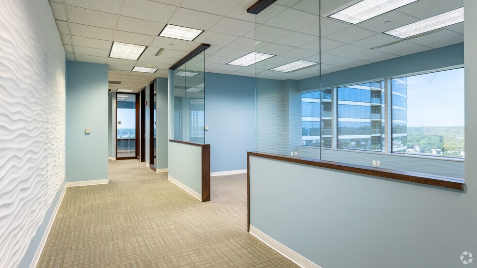 More Photos Of 333 Bridge St NW, Grand Rapids Office For Lease