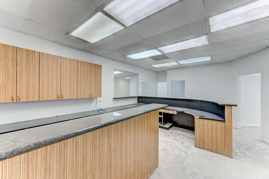 More Photos Of 14721 Pebble Bend Dr, Houston Medical For Lease