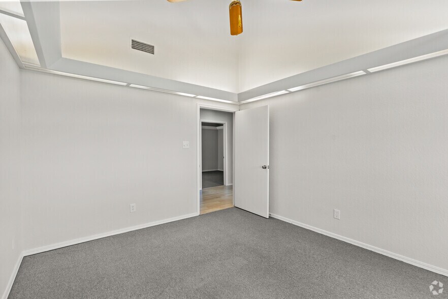 More Photos Of 190 W Highway 114, Southlake Office Residential For Lease