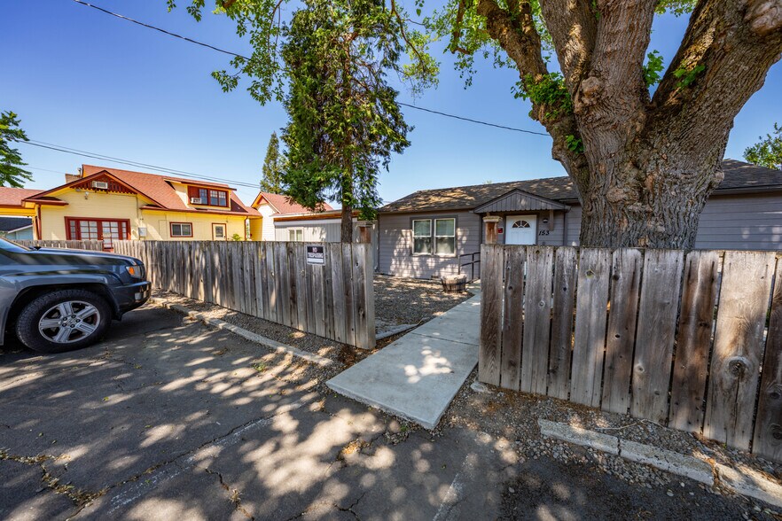 More Photos Of 143 S Main St, Phoenix Office For Sale
