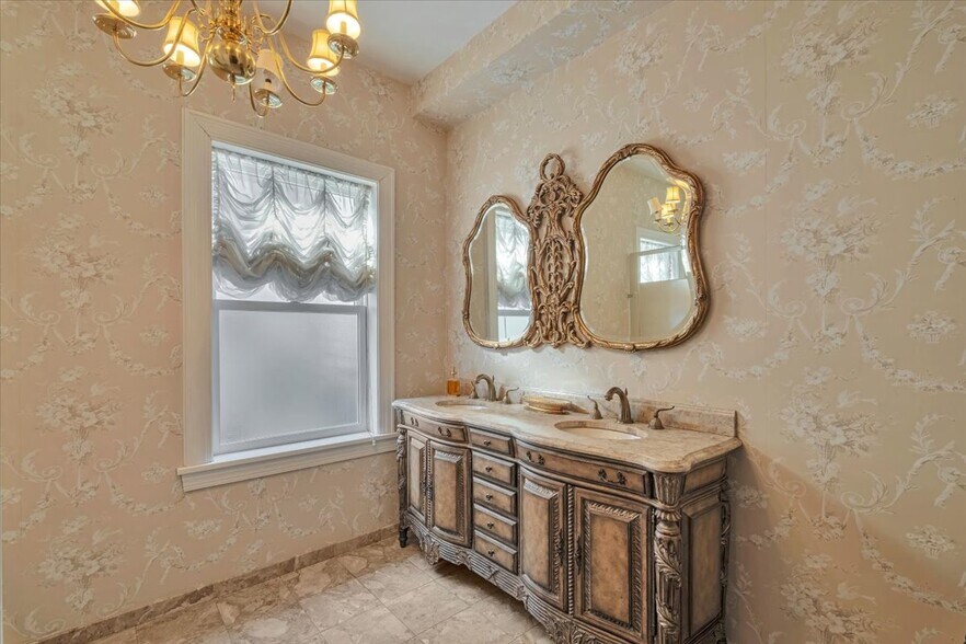 More Photos Of 1 Generoso Pope Pl, Tuckahoe Office For Sale