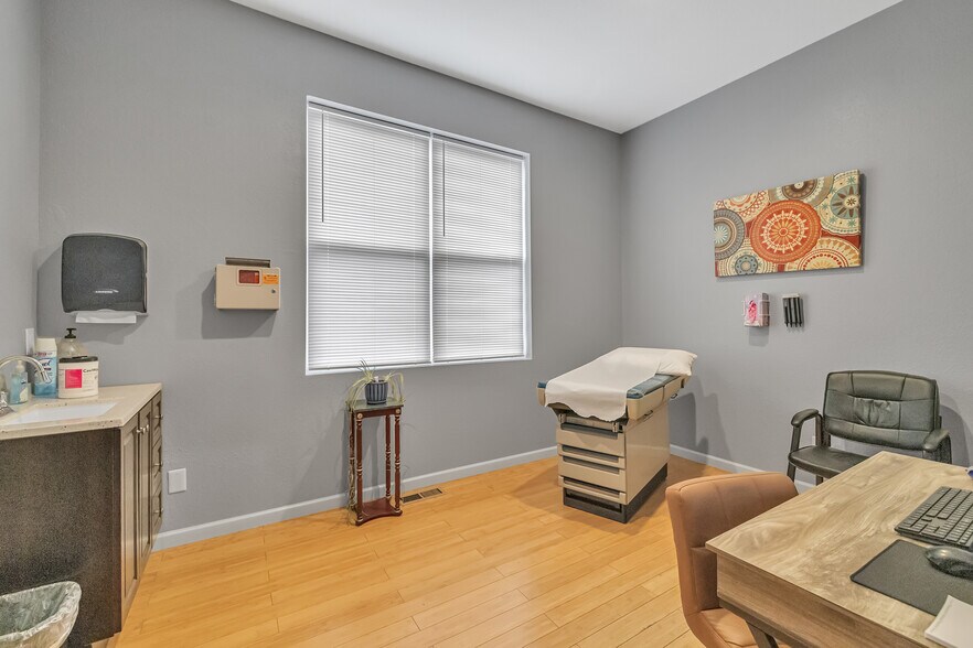 More Photos Of 1039 Boyds Crk, Seymour Freestanding For Sale