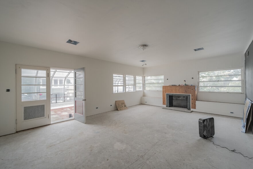 More Photos Of 150-162 S Seguin Ave, New Braunfels Office For Lease