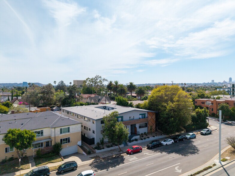 More Photos Of 5810 San Vicente Blvd, Los Angeles Apartments For Sale