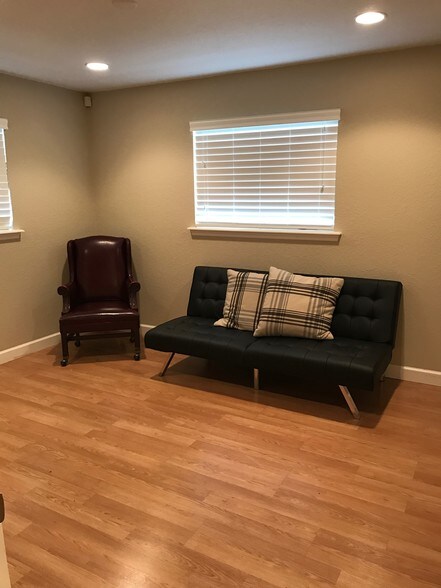 More Photos Of 2625 Garden St, Titusville Office For Sale
