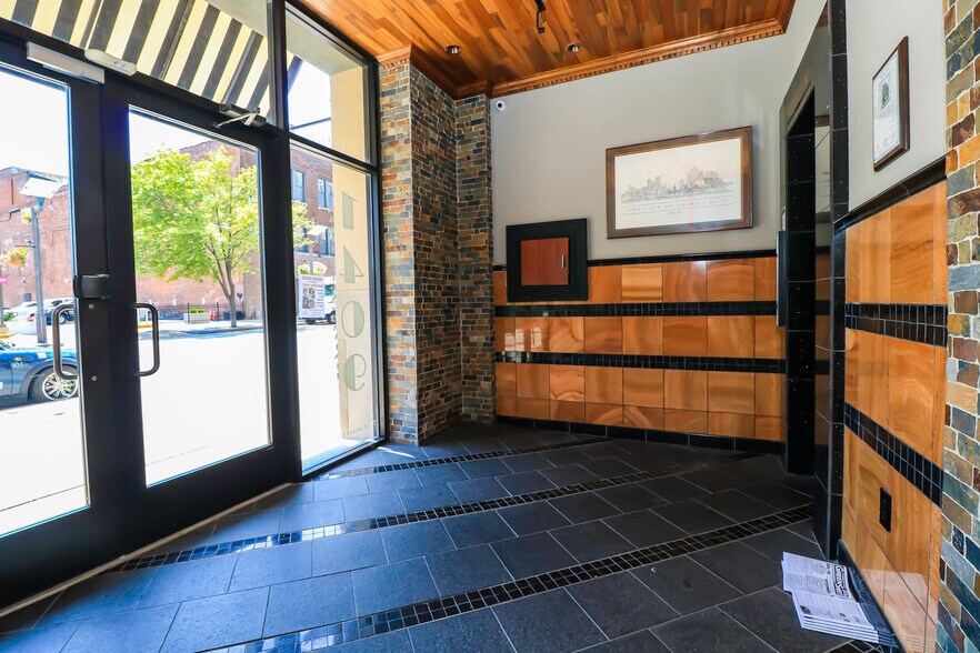 More Photos Of 1409 Washington Ave, Saint Louis Office For Sale