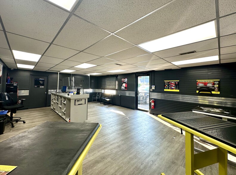 More Photos Of 2821 Garland St, Niles Auto Repair For Sale