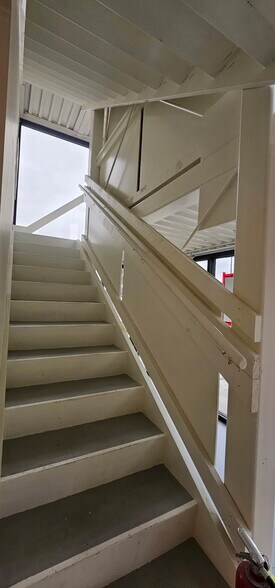 More Photos Of 650 E Fairview Ave, Meridian Storefront Retail Office For Sale