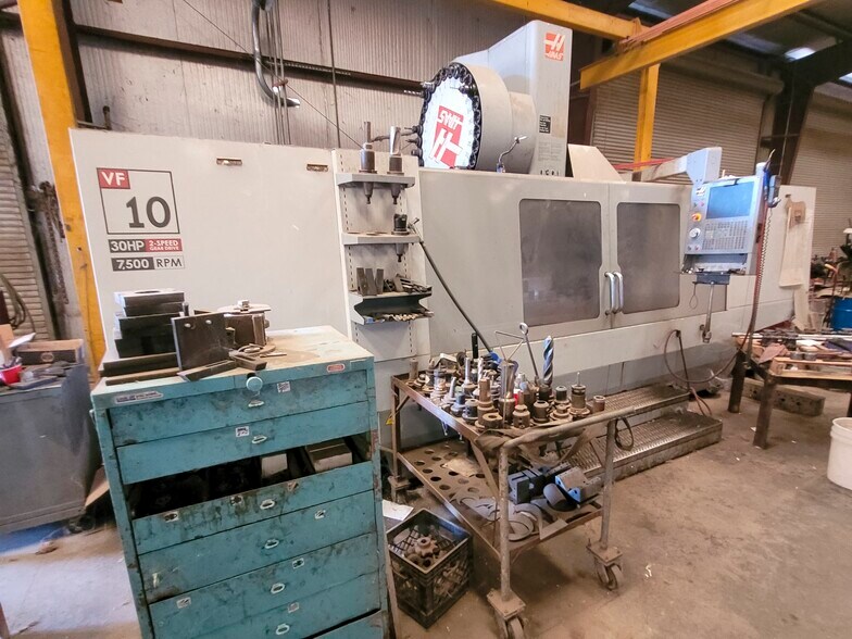 More Photos Of 1503 W Orrland Ave, Pixley Manufacturing For Sale