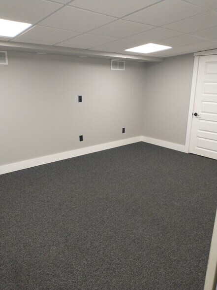 More Photos Of 1902 Eisenhower Dr N, Goshen Industrial For Lease