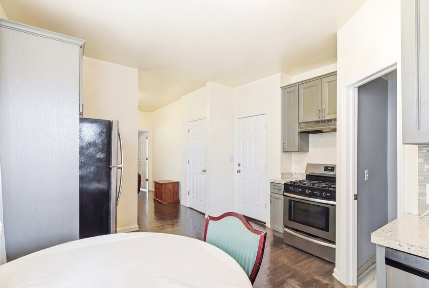 More Photos Of 237 Astor St, Newark Apartments For Sale