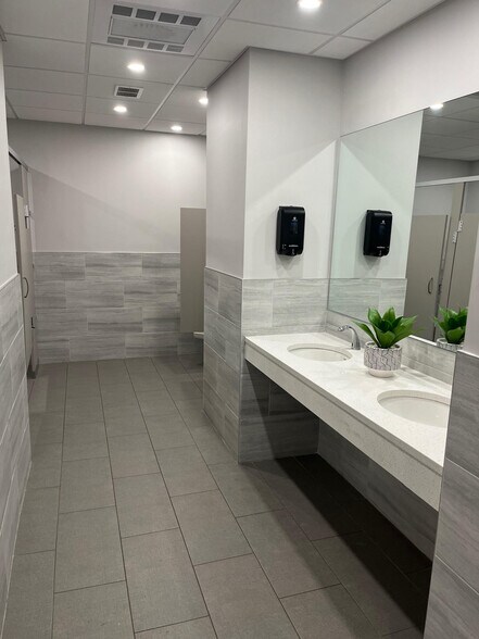 More Photos Of 655 Shrewsbury Ave, Shrewsbury Medical For Lease