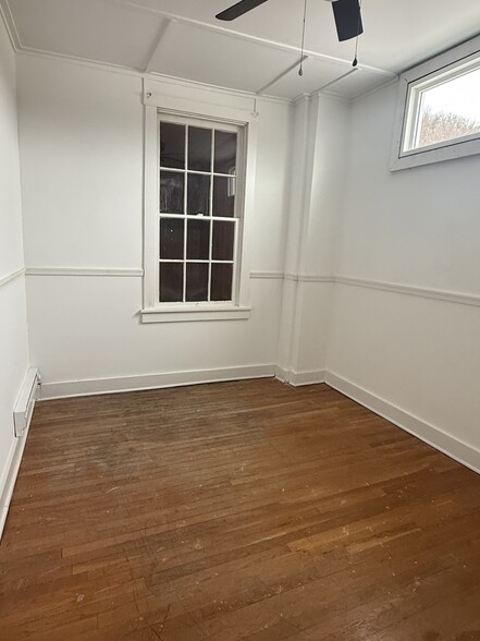 More Photos Of 33 N Washington St, Berkeley Springs Restaurant For Sale