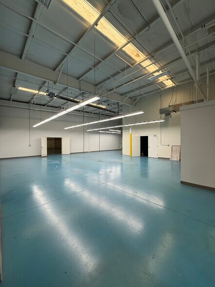 More Photos Of 143 Commerce Blvd, Loveland Warehouse For Sale