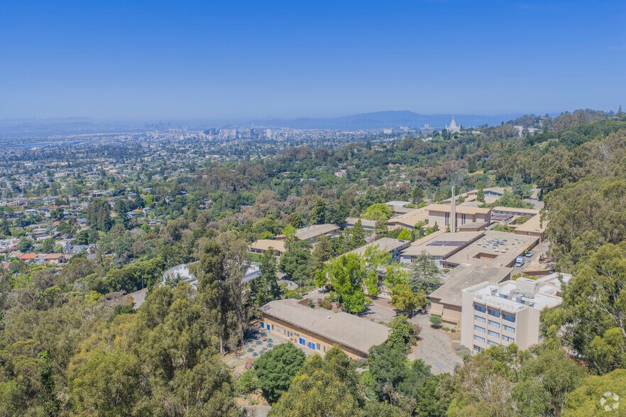 More Photos Of 3500 Mountain Blvd, Oakland Schools For Lease