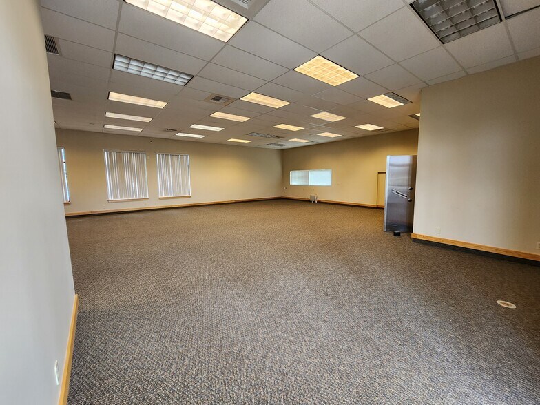 More Photos Of 22408 E Appleway Ave, Liberty Lake Bank For Lease