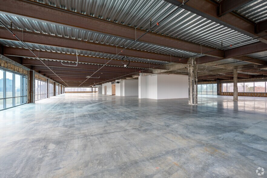More Photos Of 435 N Whittington Pkwy, Louisville Office For Lease