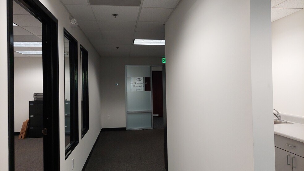 More Photos Of 900 Cummings Ctr, Beverly Medical For Lease