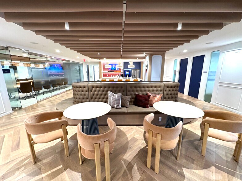 More Photos Of 1750 Tysons Blvd, McLean Coworking Space