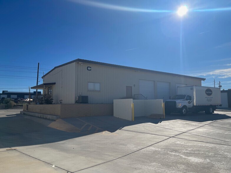 More Photos Of 1640 W Acoma Blvd, Lake Havasu City Showroom For Sale