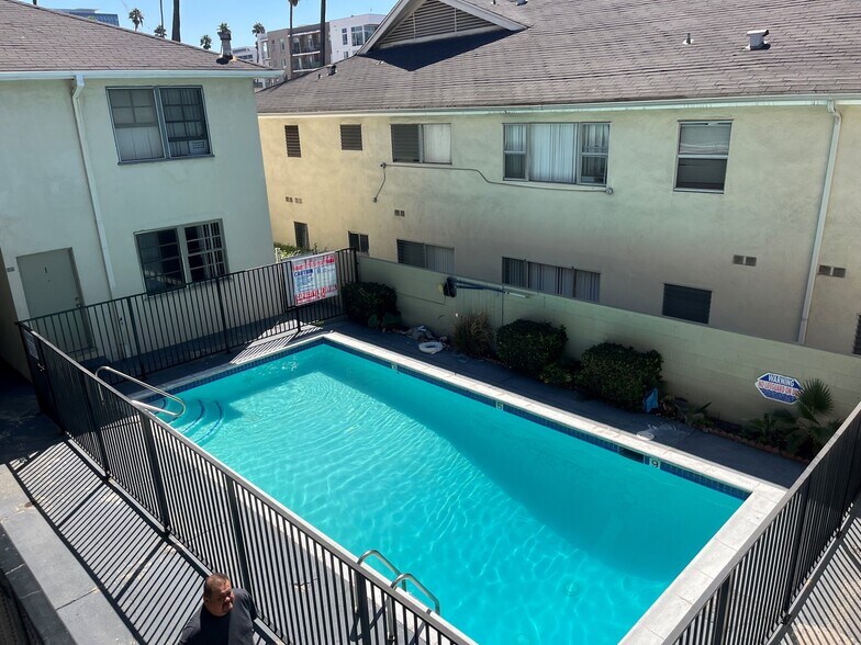 More Photos Of 411-425 S Alexandria Ave, Los Angeles Apartments For Sale