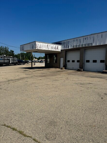 More Photos Of 631 W Main St, Princeton Auto Repair For Sale