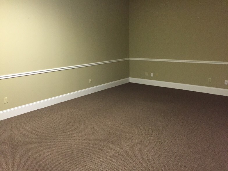 More Photos Of 144 S Thomas St, Tupelo Office For Lease