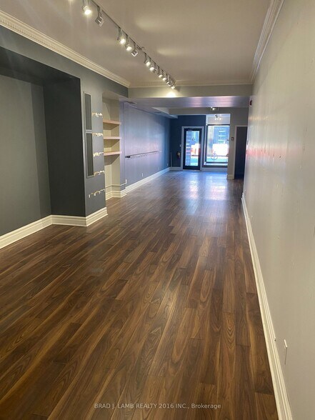 More Photos Of 803-805 Dundas St W, Toronto Storefront Retail Office For Lease