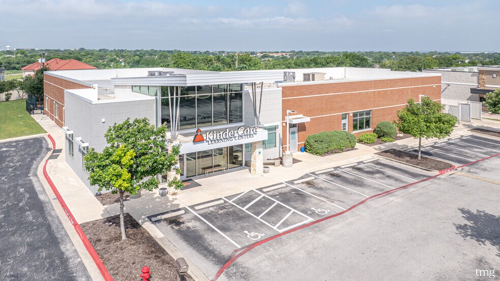 More Photos Of 1900 S A W Grimes Blvd, Round Rock Freestanding For Sale