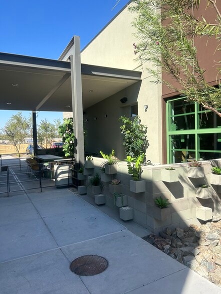 More Photos Of 8842 90th st, Scottsdale General Retail For Lease
