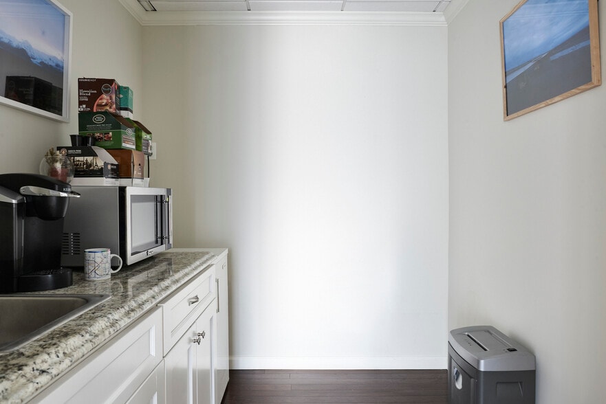 More Photos Of 51-55 Pondfield Rd, Bronxville Loft Creative Space For Lease