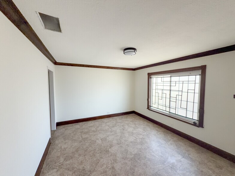 More Photos Of 10051 Mission Blvd, Jurupa Valley Contractor Storage Yard For Lease