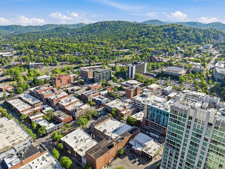 More Photos Of 32 Broadway St, Asheville Storefront Retail Residential For Sale