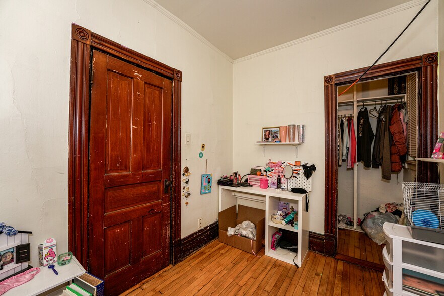 More Photos Of 1825 N Astor St, Milwaukee Multifamily For Sale