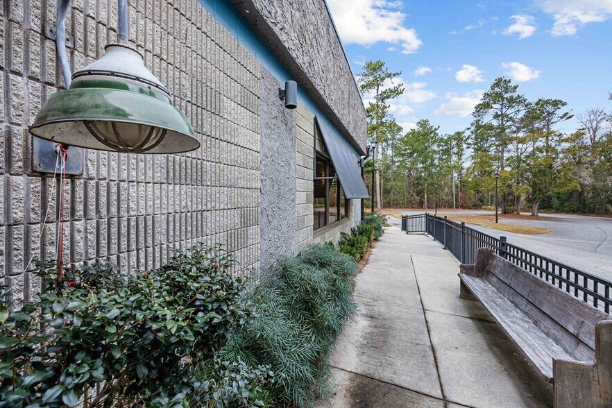 More Photos Of 1405 Gornto Rd, Valdosta Restaurant For Sale