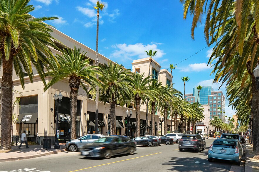 More Photos Of 131-195 W Center Street Promenade, Anaheim Unknown For Lease