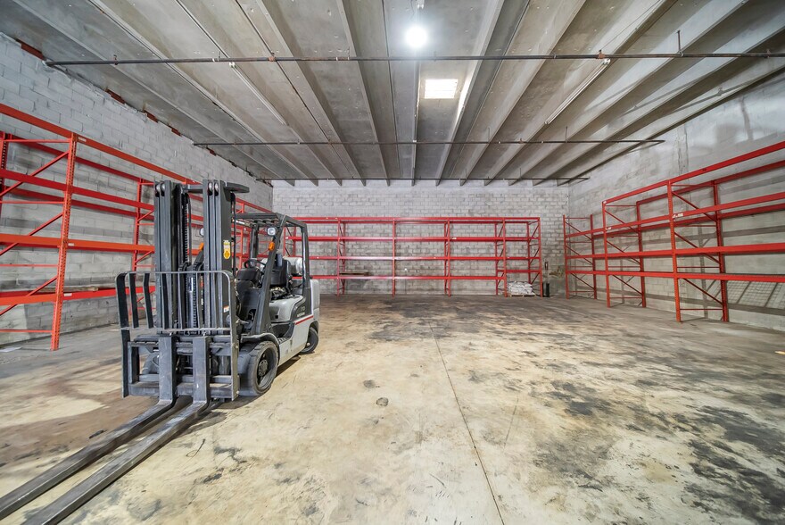 More Photos Of 3018 NW 79th Ave, Doral Warehouse For Lease