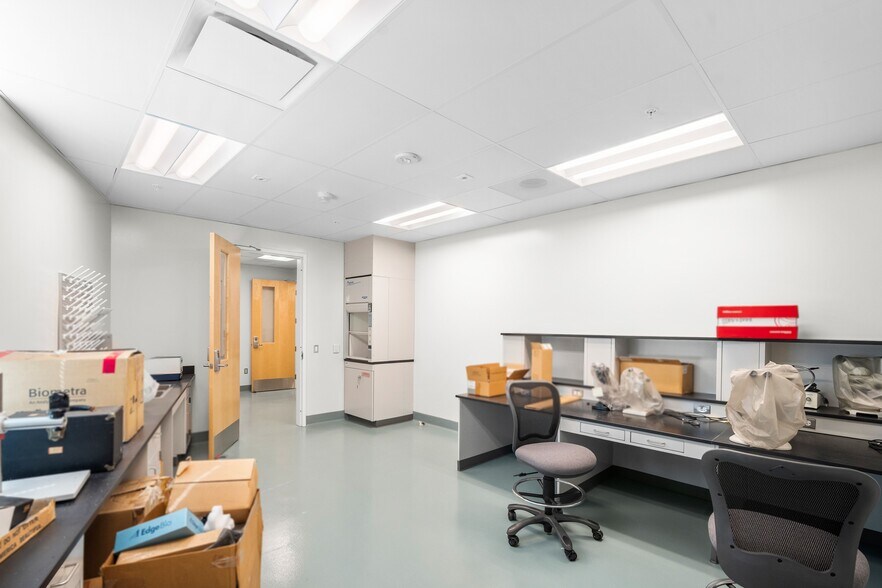 More Photos Of 560 Eccles Ave, South San Francisco Research And Development For Sale