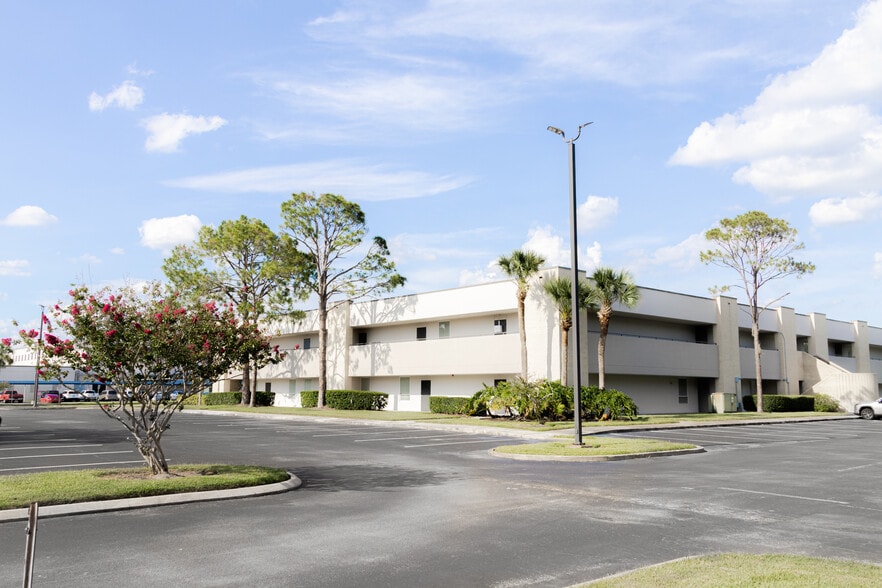 More Photos Of 1403 Medical Plaza Dr, Sanford Medical For Sale