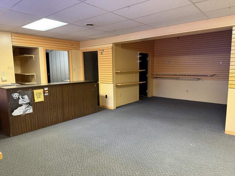 More Photos Of 1915 Kutztown Rd, Reading General Retail For Lease